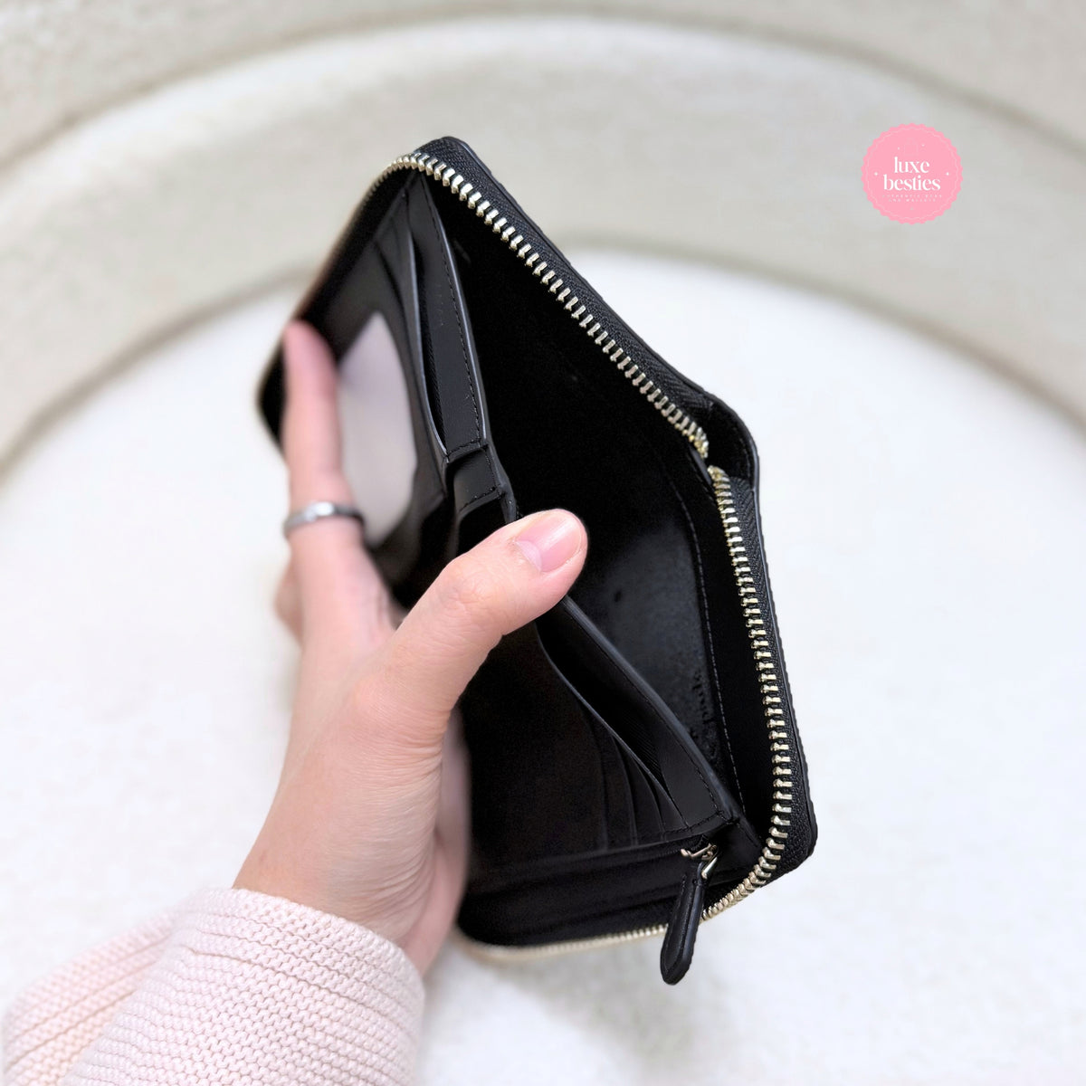 KATE SPADE Knott Medium Wallet | Black