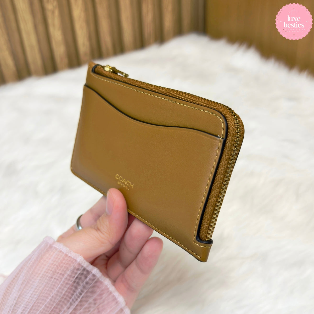 COACH Retail New York Zip Card Case | Honey Brown