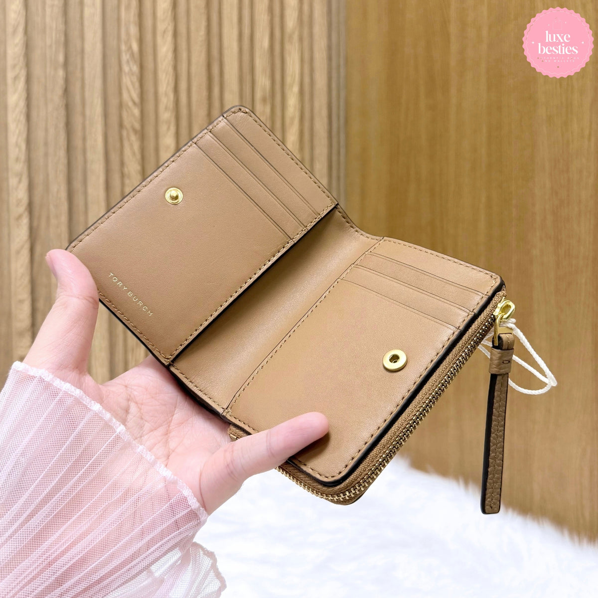 TORY BURCH Retail Mcgraw Bi-Fold Wallet | Tiramisu